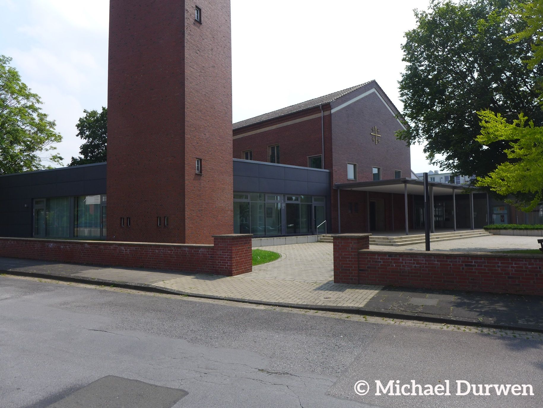 Die Kreuzkirche in Ennigloh